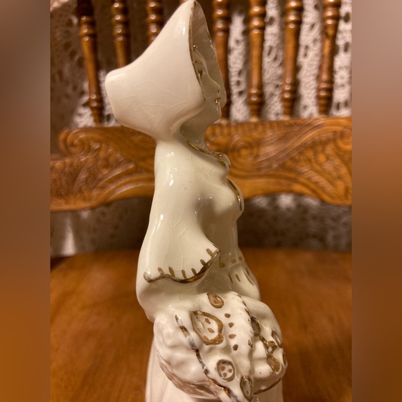 Vintage Gilded Lady With Floral Bouquet Baskets - Picture 8 of 14